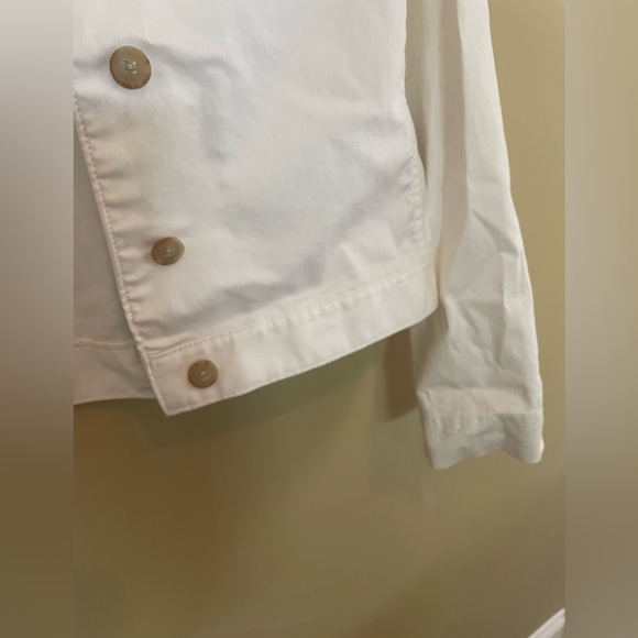 GAP Women’s white jacket, sz M, stretch, structured with pockets & buttons - Picture 4 of 6